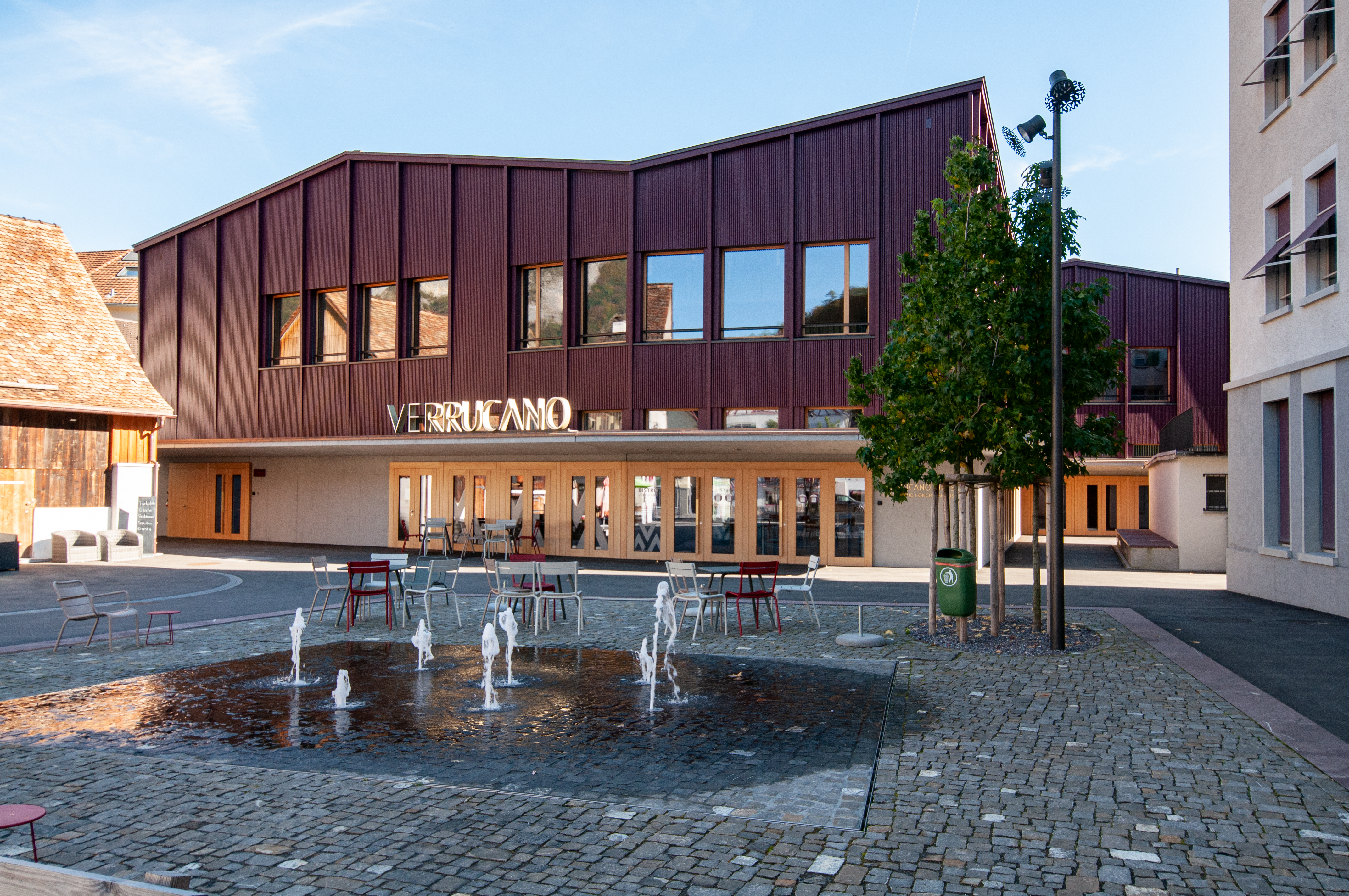 Dorfplatz und Gemeinde- und Kulturzentrum «Verrucano», Mels SG
